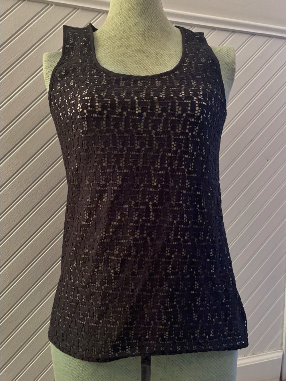Ann Taylor Black Sleeveless Lace Overlay Tank Top